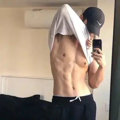 雍恨云